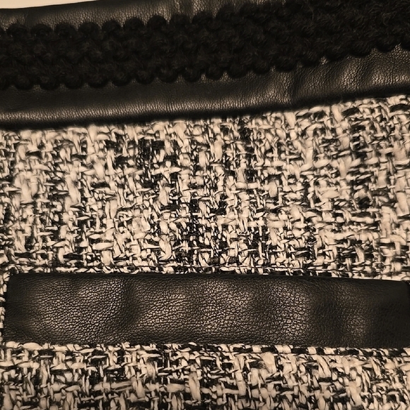 Karl Lagerfeld Black and White Y2K Mini Skirt  8 - Picture 3 of 3